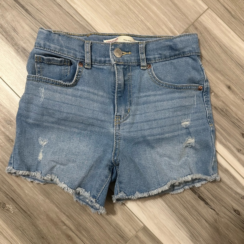 Girls Levi’s shorts
